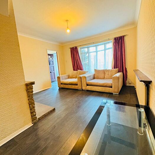 3 Bedroom Semi-Detached House To Rent In Sipson Road, West Drayton, UB7