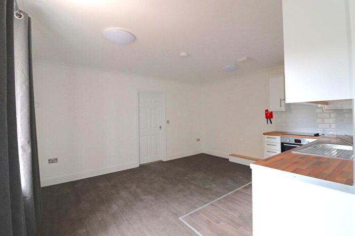1 Bedroom Flat To Rent In Cathedral Road, Cardiff, CF11
