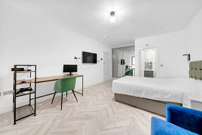 1 Bedroom Apartment To Rent In Cardigan Road, Bow, London, E3