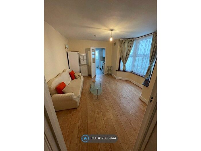 2 Bedroom Flat To Rent In Neville Road, London, E7