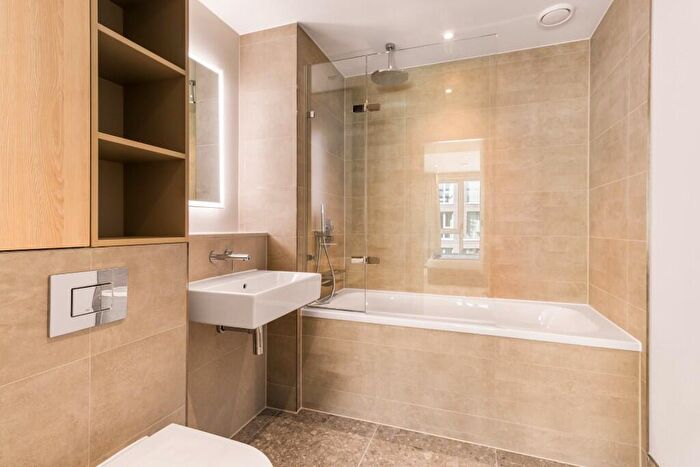 2 Bedroom Apartment To Rent In Nine Elms Lane, London, SW11