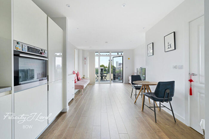 1 Bedroom Flat For Sale In Madeira Street, London, E14