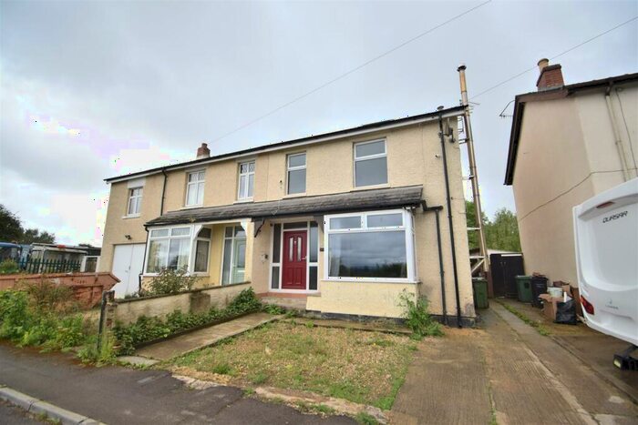 3 Bedroom Semi-Detached House For Sale In Sandhurst Lane, Gloucester, GL2