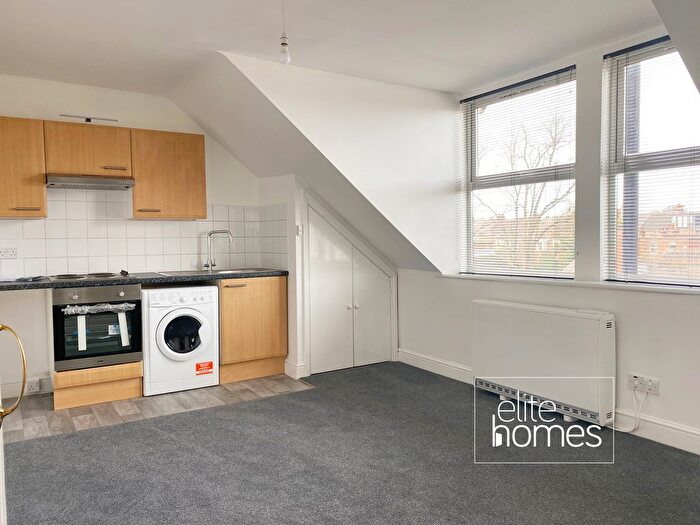 Studio To Rent In Palmerston Road, London, N22