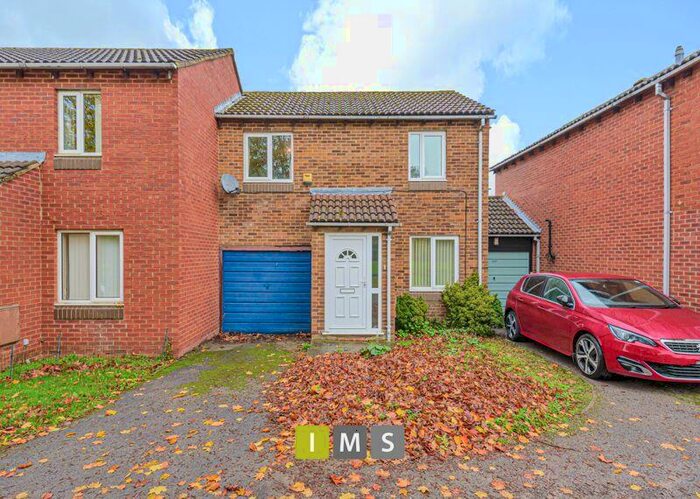 2 Bedroom Semi-Detached House To Rent In Flatford Place, Kidlington, OX5