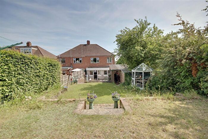 3 Bedroom Semi-Detached House For Sale In Grant Road, Portsmouth, PO6