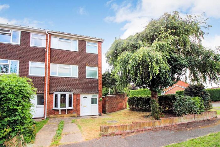 1 Bedroom Maisonette To Rent In Long Meadow, Aylesbury, HP21