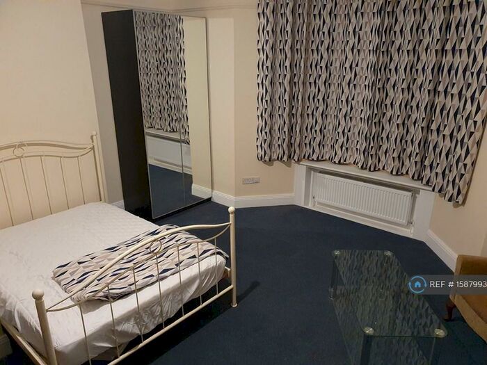 Studio To Rent In Studio, Derby, DE23