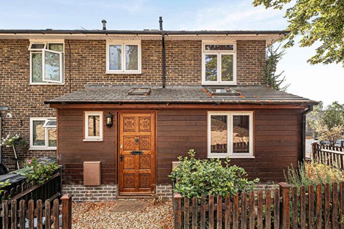 3 Bedroom End Terrace House For Sale In Coney Green, Winchester, SO23