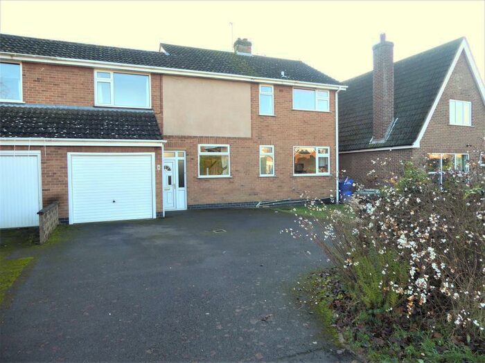 4 Bedroom Semi-Detached House To Rent In Lighton Avenue, Kirton, PE20