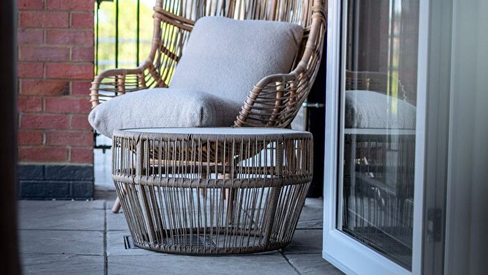 2 Bedroom Flat For Sale In Chalk Road, Erith, DA8