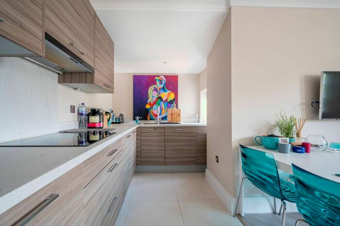 2 Bedroom Flat To Rent In High Street, Old Woking, Woking, GU22