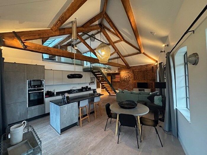2 Bedroom Flat To Rent In Commercial Road, Exeter, EX2