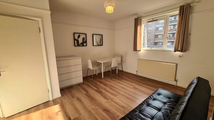 3 Bedroom Flat To Rent In Old Kent Road, London, SE1