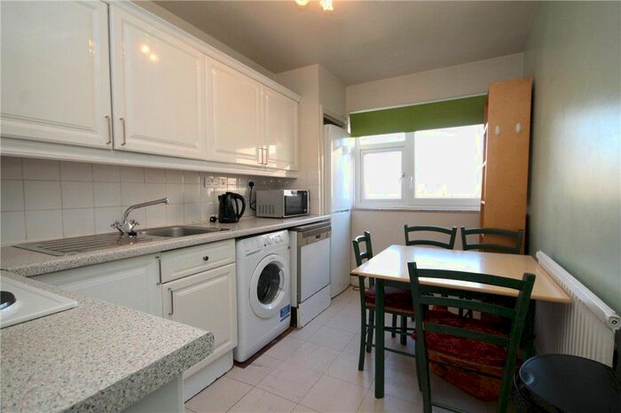 2 Bedroom Flat To Rent In Fitzhugh Grove, Earlsfield SW18