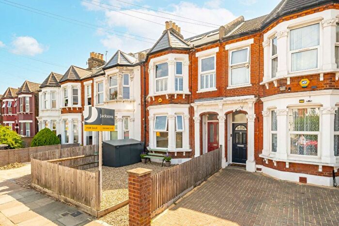 3 Bedroom Flat For Sale In Mellison Road, London, SW17