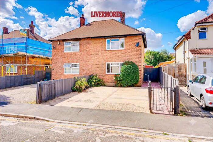 3 Bedroom Semi-Detached House For Sale In Ridge Way, Crayford, Dartford, DA1