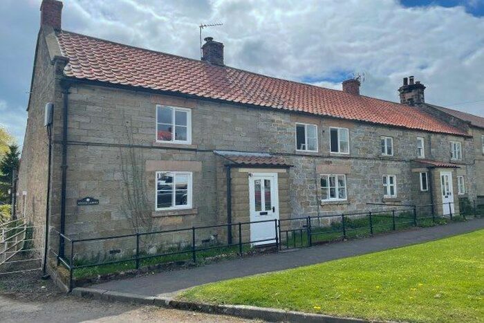 3 Bedroom Cottage To Rent In Main Street, York, YO62