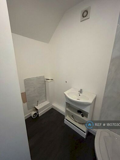 1 Bedroom Flat To Rent In Meerbrook Close, Oakwood, Derby, DE21