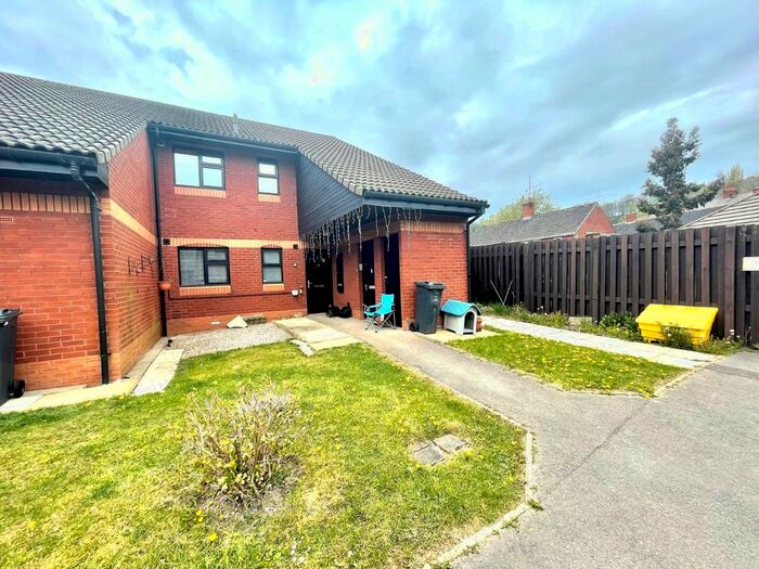 1 Bedroom Flat To Rent In Hanover Court, Worsbrough, Barnsley, South Yorkshire, S70