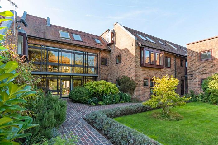 1 Bedroom Retirement Property For Sale In Barton Lane, Headington, OX3