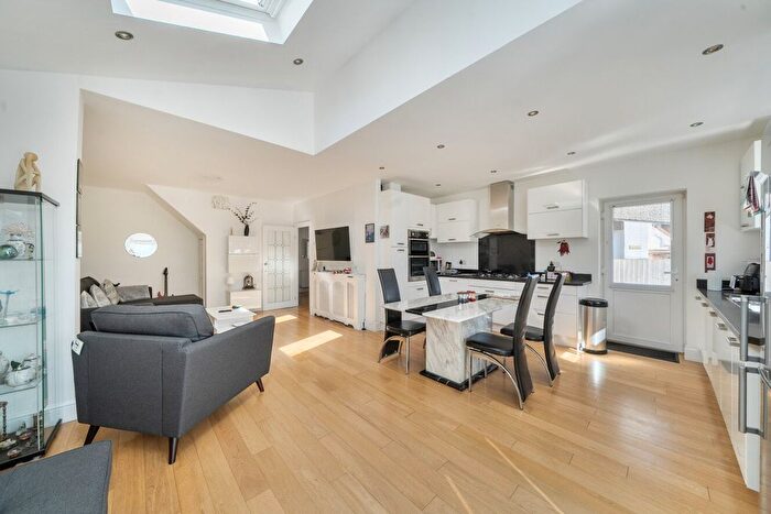 4 Bedroom Detached House For Sale In Sylvan Way, West Wickham, Kent, BR4