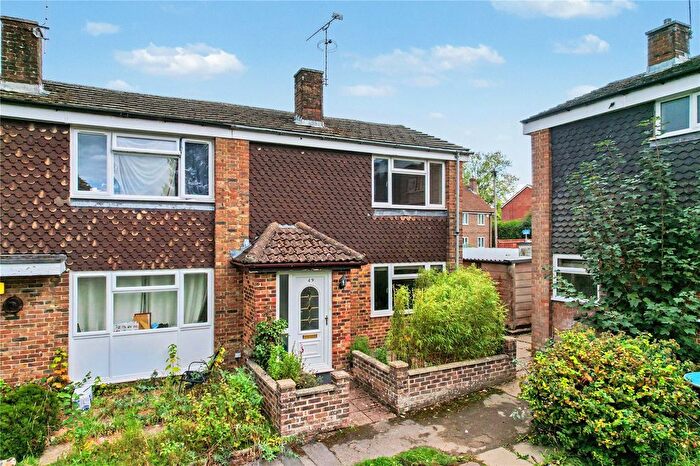 2 Bedroom End Terrace House For Sale In Bardsley Drive, Farnham, Surrey, GU9