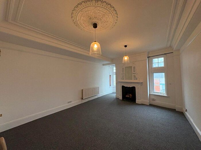 1 Bedroom Flat To Rent In Bedroom Flat – The Salisbury Hotel, Grand Parade, London, N4