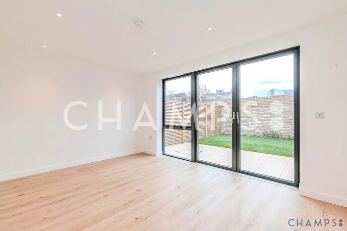 3 Bedroom Houseboat To Rent In Felix Road, London, W13