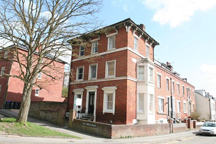 2 Bedroom Flat To Rent In Elm Grove Road, Salisbury, SP1