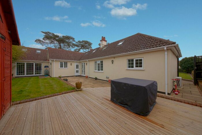 3 Bedroom Detached House To Rent In Wexham Woods, Slough SL3