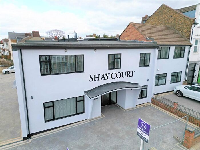 2 Bedroom Apartment To Rent In Elmers End Road, Beckenham, BR3