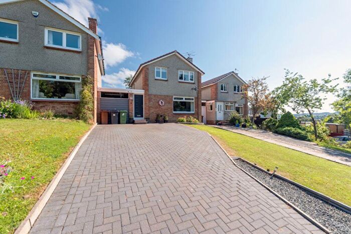 4 Bedroom Link Detached House For Sale In Rullion Road, Penicuik, EH26