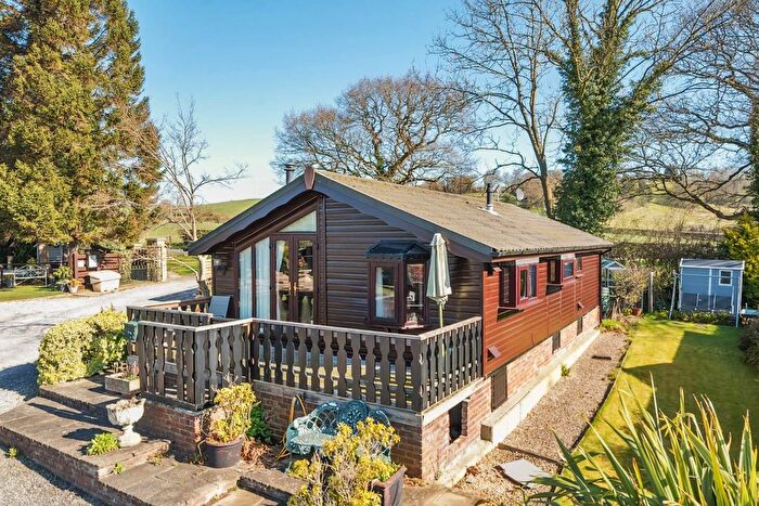 2 Bedroom Mobile/park Home For Sale In Spring Lane, Kearby, LS22