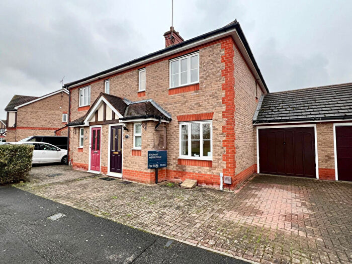 3 Bedroom Semi Detached House For Sale In Bowmont Water, Didcot, OX11