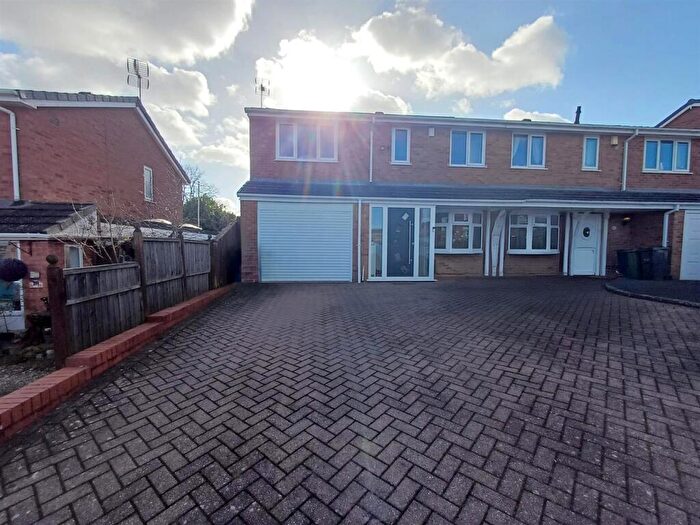 4 Bedroom Semi Detached House For Sale In Midhill Drive, Rowley Regis, B65