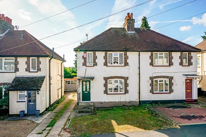 2 Bedroom Semi-Detached House For Sale In Cavendish Road, Markyate, AL3