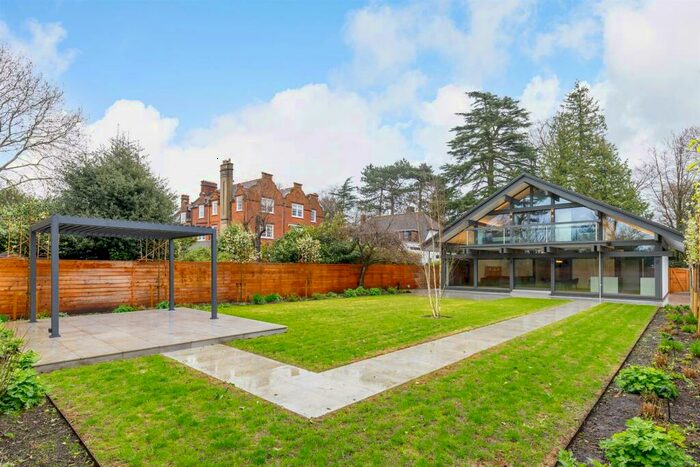 3 Bedroom House To Rent In Manor Place, Chislehurst, BR7