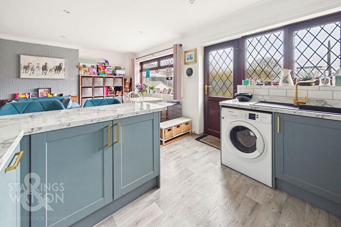 2 Bedroom Semi-Detached Bungalow For Sale In Highefield, Little Plumstead, Norwich, NR13