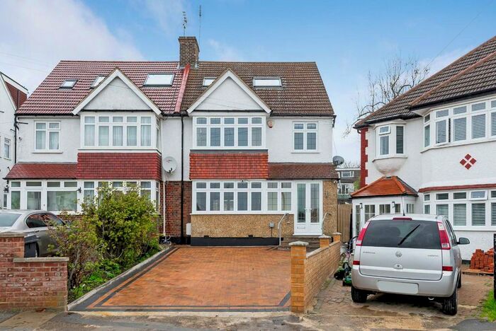 5 Bedroom Semi-Detached House To Rent In Sandringham Gardens, London, N12