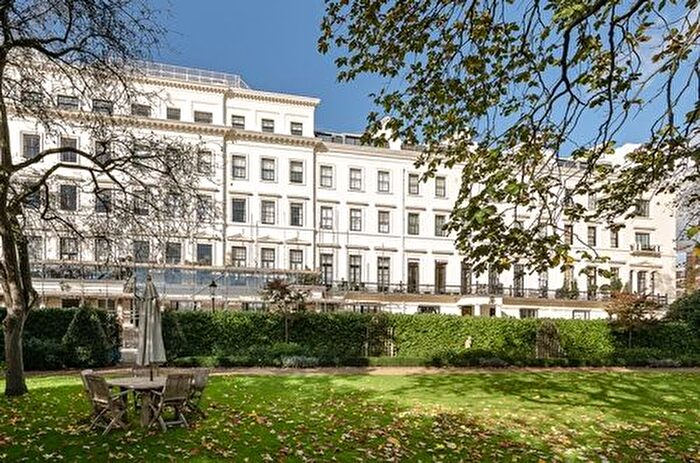 4 Bedroom Flat To Rent In Hyde Park Gardens, London, W2