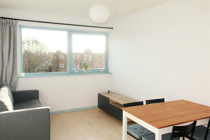 1 Bedroom Flat To Rent In The Nook, Broadgate Avenue, NG9