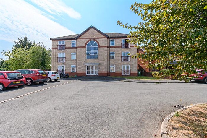 2 Bedroom Flat For Sale In Barrians Way, Barry, CF62