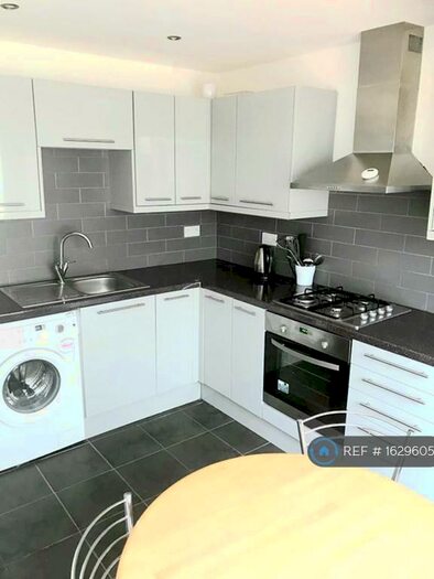 4 Bedroom Flat To Rent In Regent Walk, Aberdeen, AB24