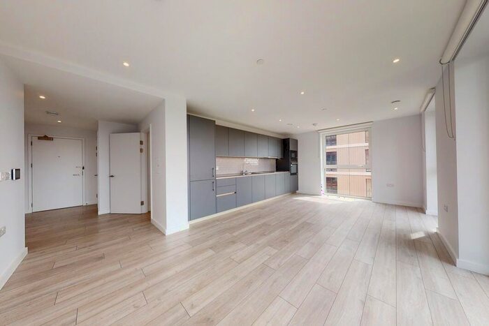 2 Bedroom Flat To Rent In New Lion Way, London, SE17