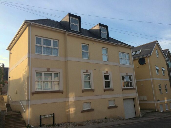 2 Bedroom Flat To Rent In Yeos Court King Street, Newton Abbot, Devon, TQ12