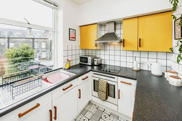 2 Bedroom End Of Terrace House For Sale In Upper Fountain Street, Sowerby Bridge, HX6