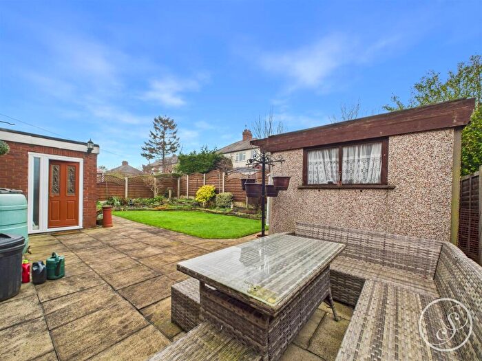 3 Bedroom Semi Detached House For Sale In Alexander Avenue, Leeds, LS15