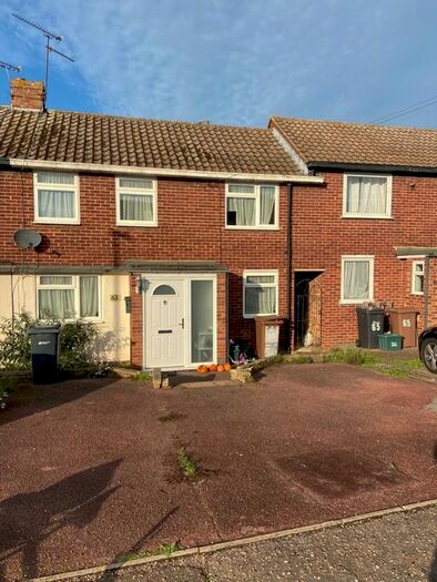 2 Bedroom Terraced House To Rent In Mendip Road, Newlands Spring, Chelmsford, Essex, CM1