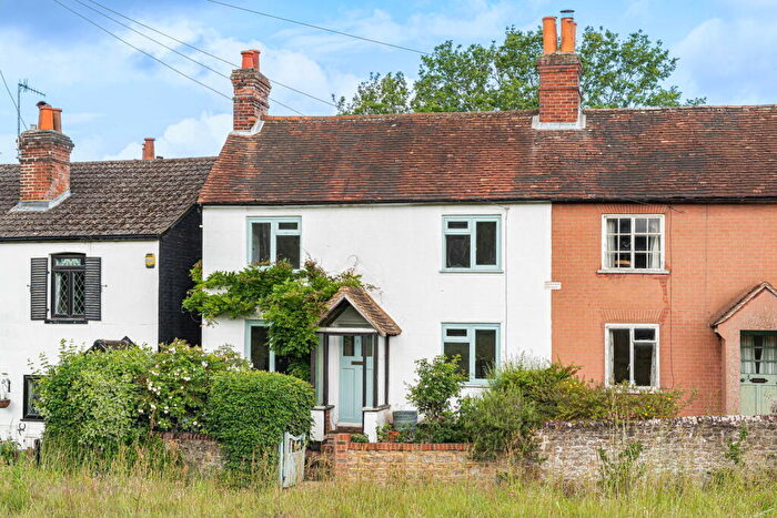 3 Bedroom Semi-Detached House For Sale In Juniper Place, The Common, Shalford, GU4